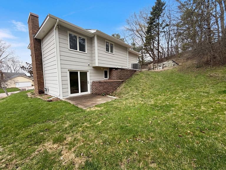 Listing photo 5