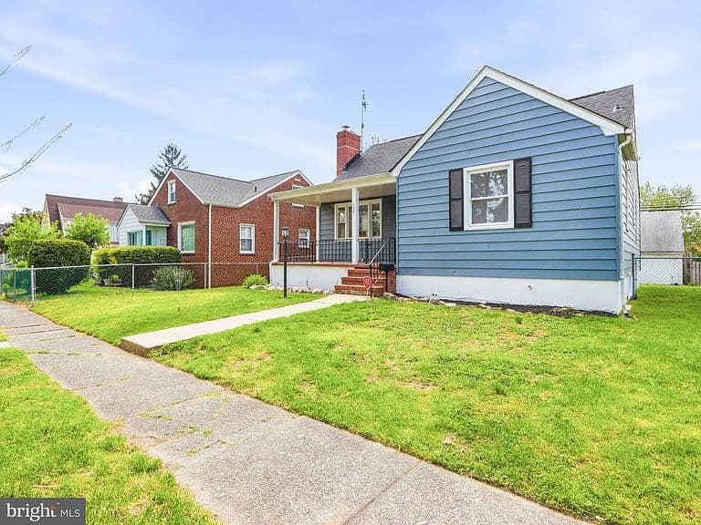 Listing photo 3