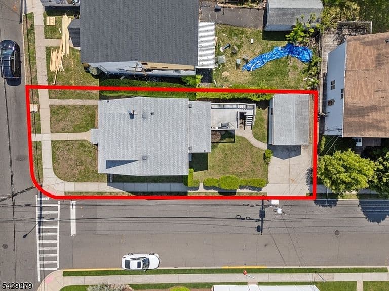 Listing photo 4