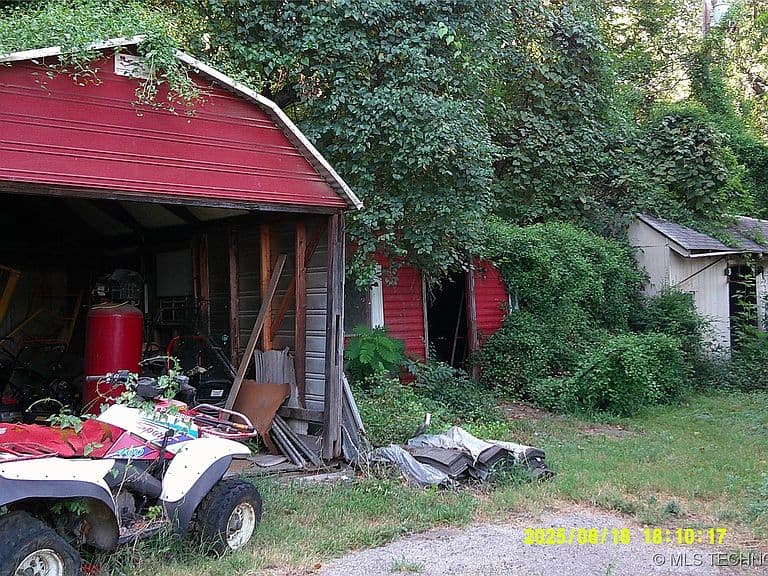 Listing photo 4