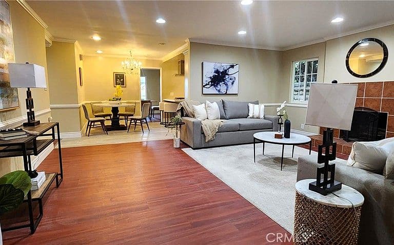 Listing photo 5
