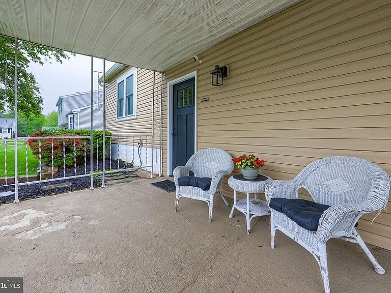 Listing photo 4
