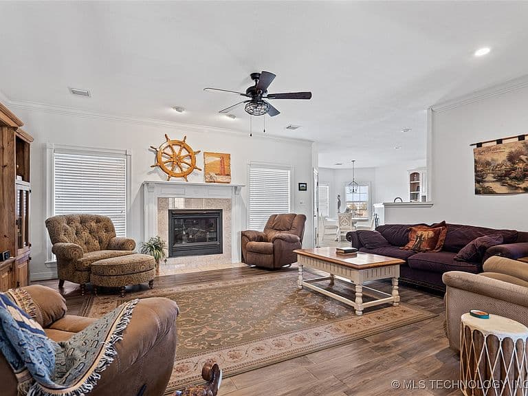 Listing photo 4