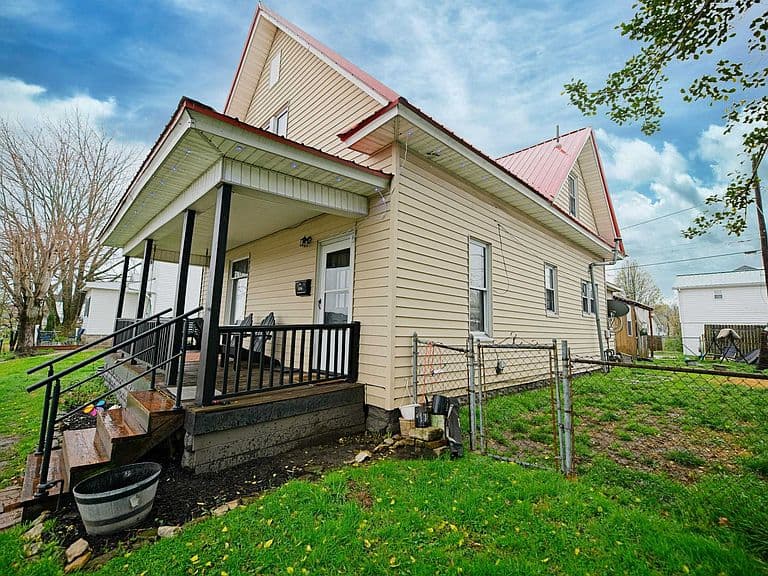Listing photo 4