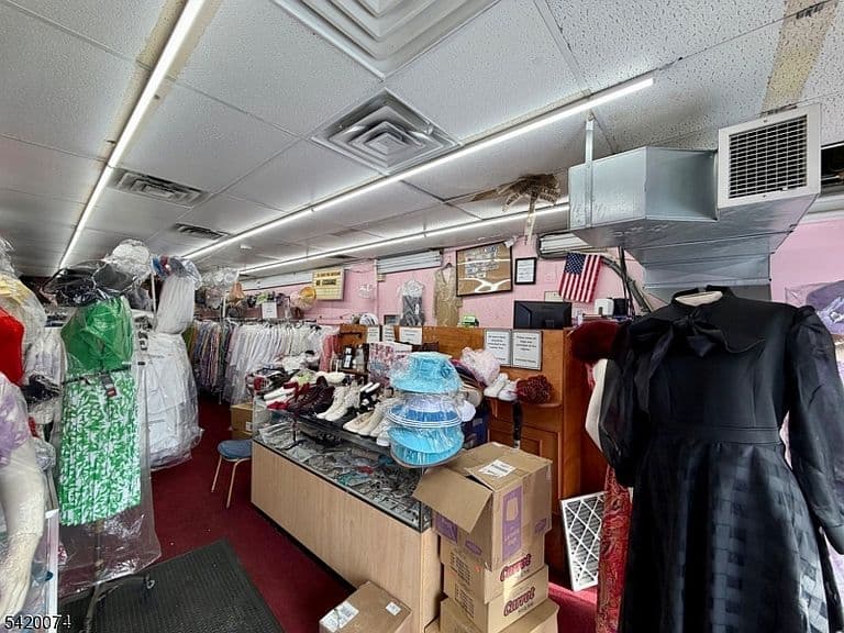 Listing photo 5