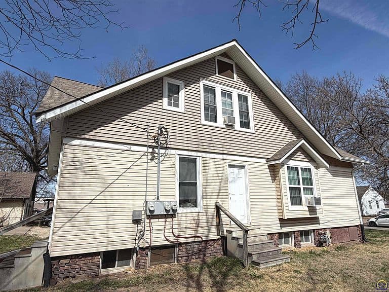 Listing photo 3