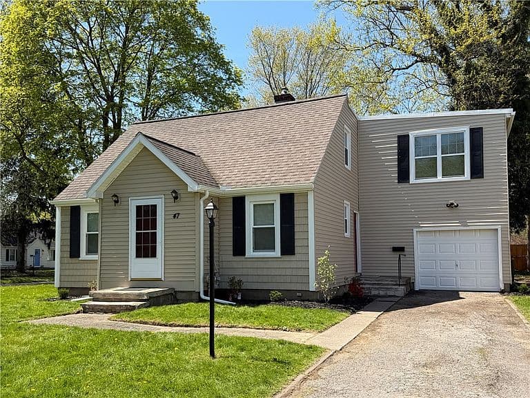 Listing photo 2