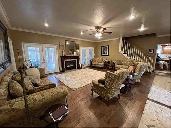 Listing photo 4