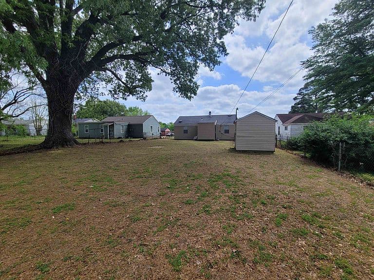 Listing photo 5