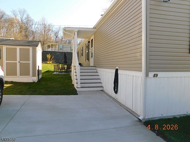 Listing photo 4