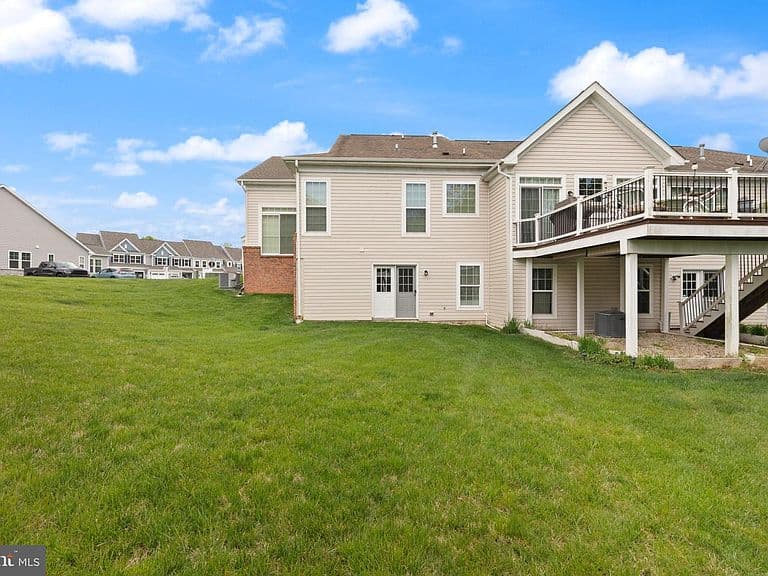 Listing photo 5