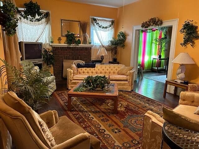 Listing photo 3