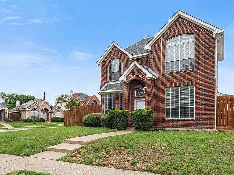Listing photo 3