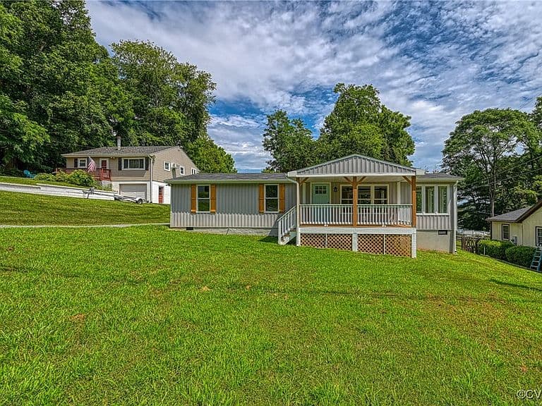Listing photo 3