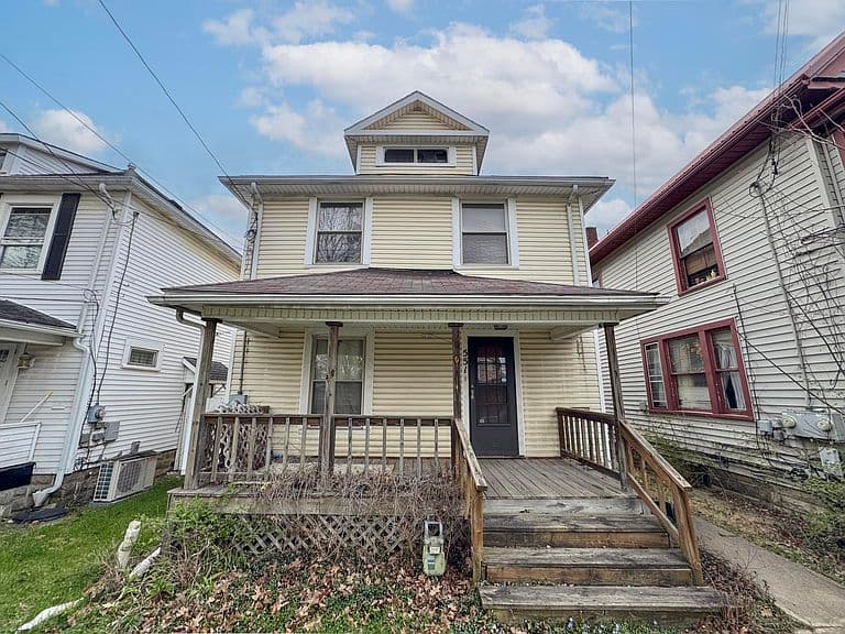 Listing photo 2