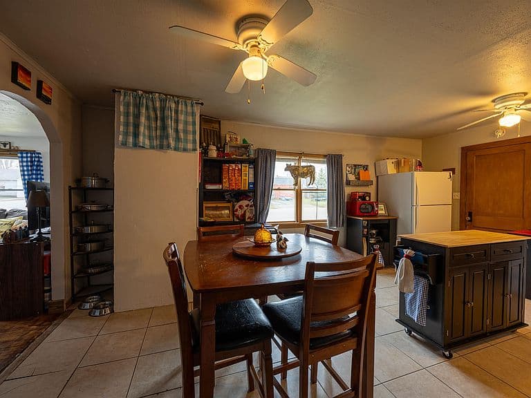 Listing photo 5