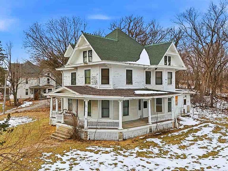 Listing photo 2