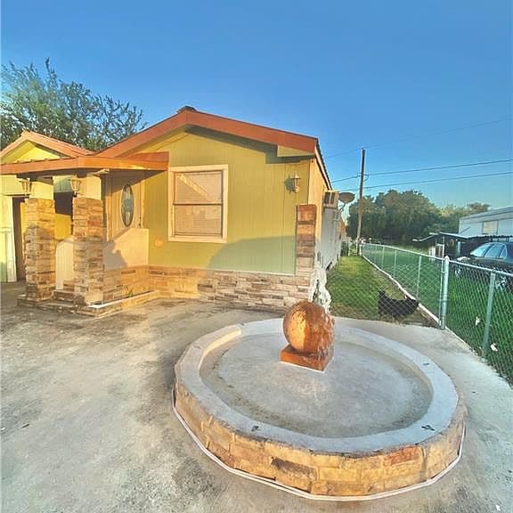 Listing photo