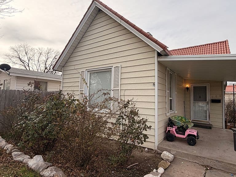Listing photo 3