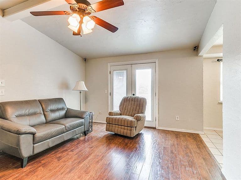 Listing photo 5