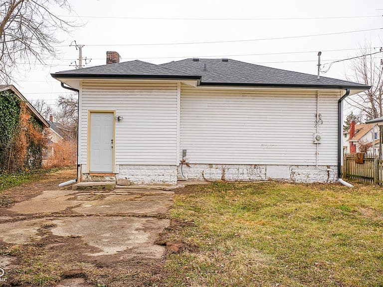 Listing photo 2