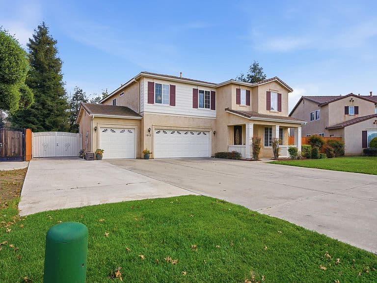 Listing photo 4