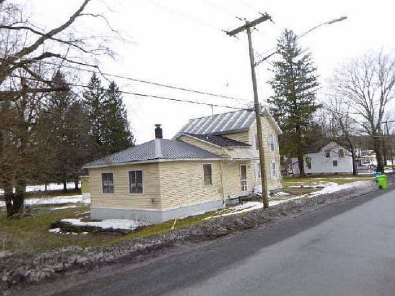 Listing photo 2