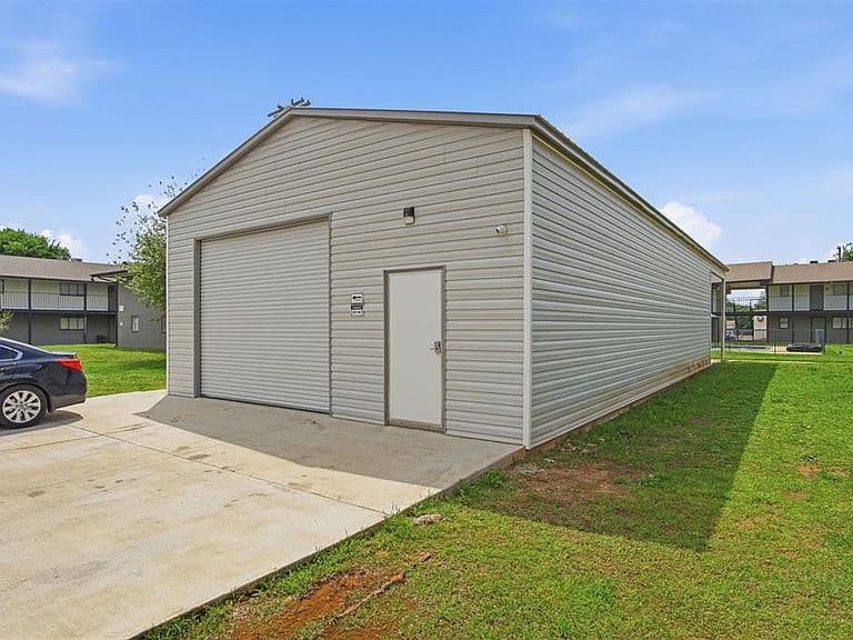 Listing photo 5