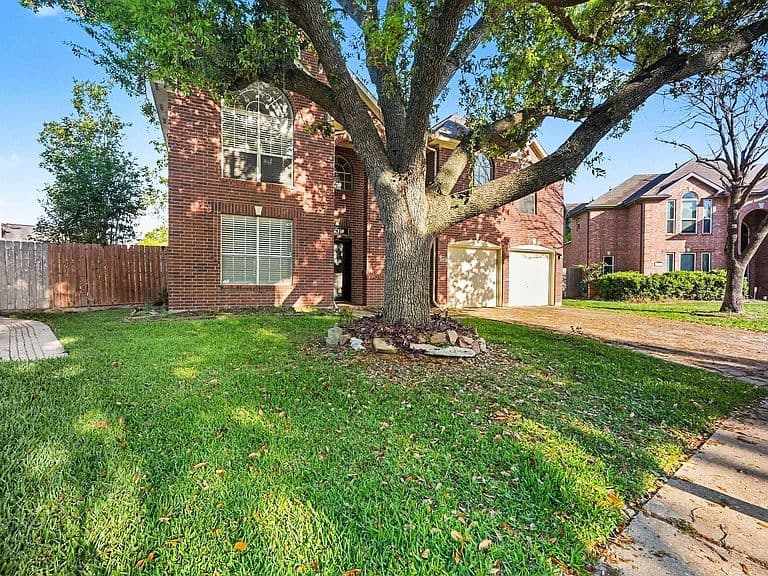 Listing photo 3