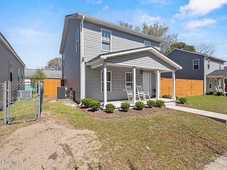 Listing photo 4