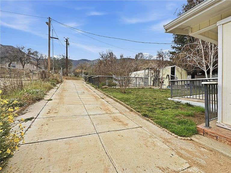 Listing photo 5