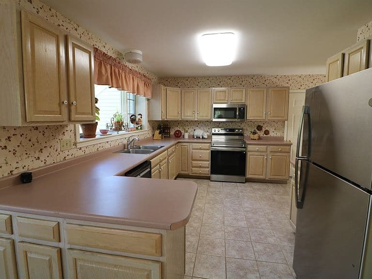 Listing photo 5