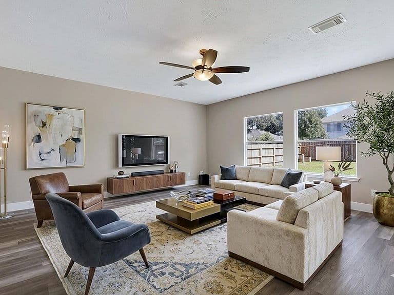 Listing photo 3