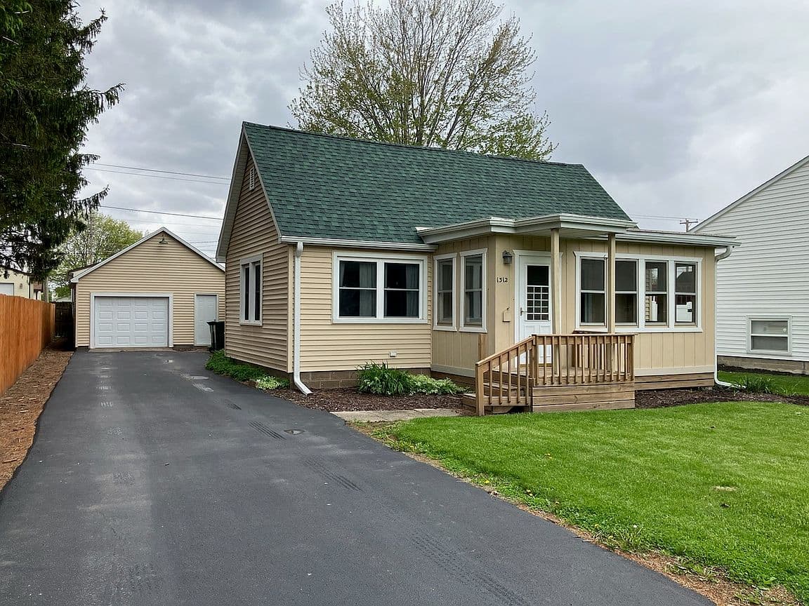 Primary listing photo