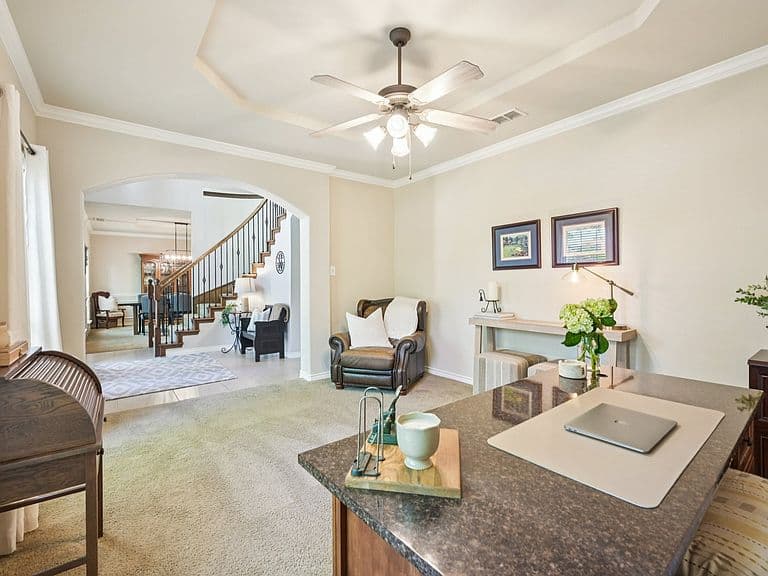 Listing photo 5