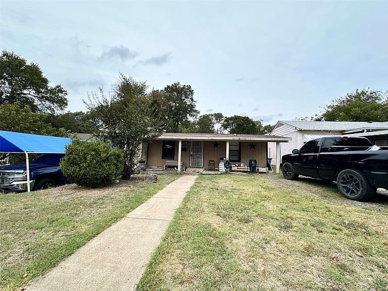 Listing photo 2
