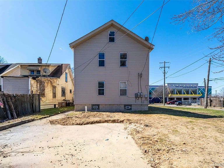Listing photo 4