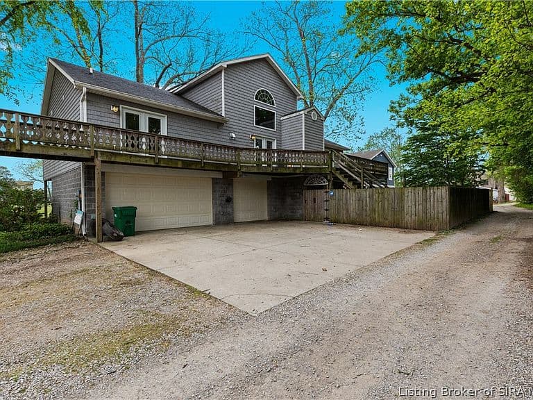 Listing photo 4