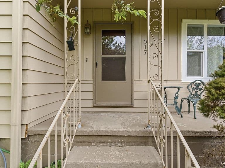 Listing photo 3