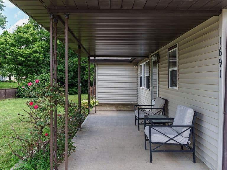 Listing photo 5