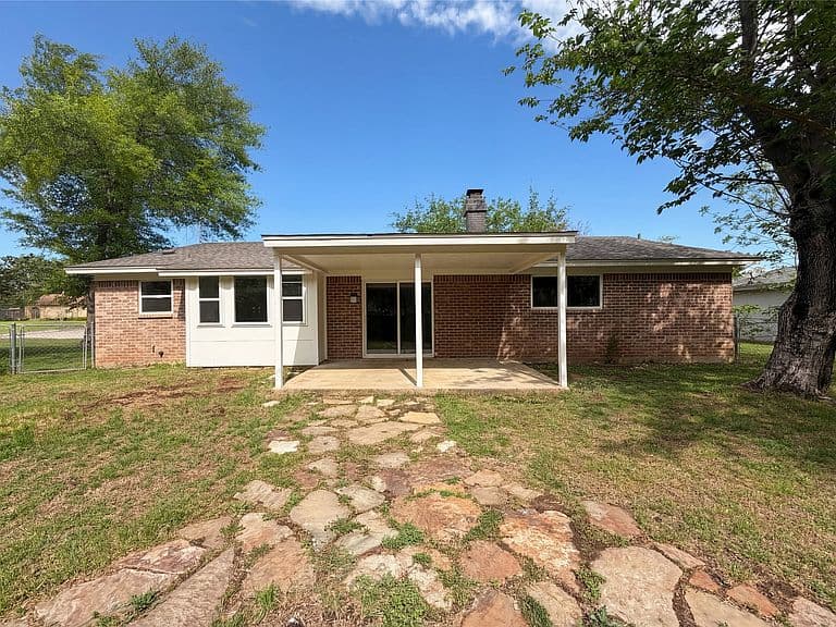 Listing photo 5