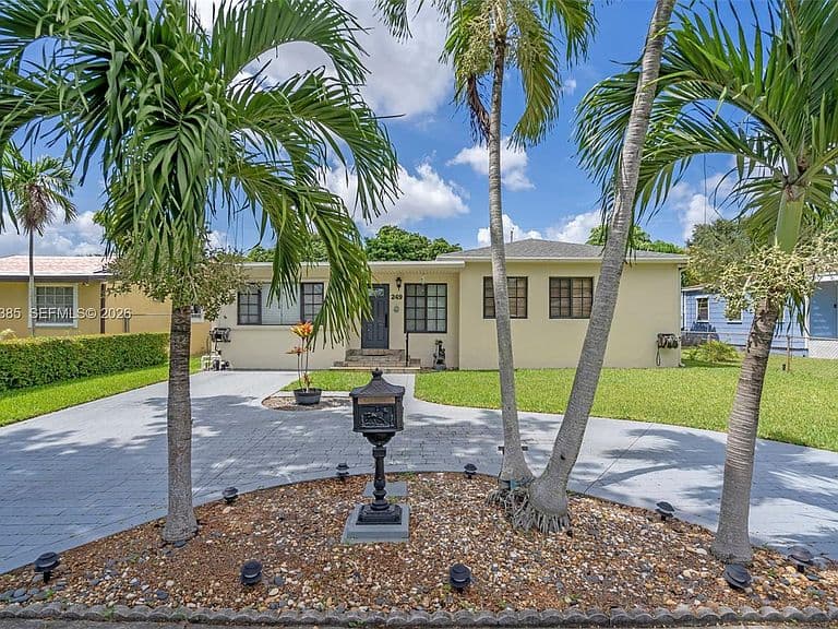 Listing photo 3