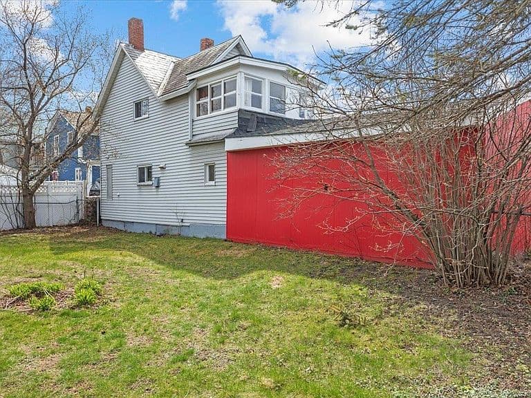 Listing photo 5