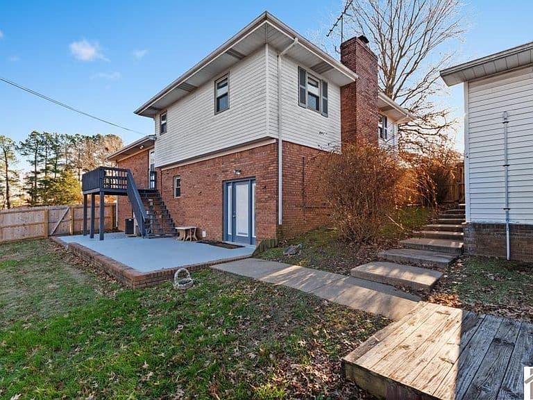 Listing photo 3