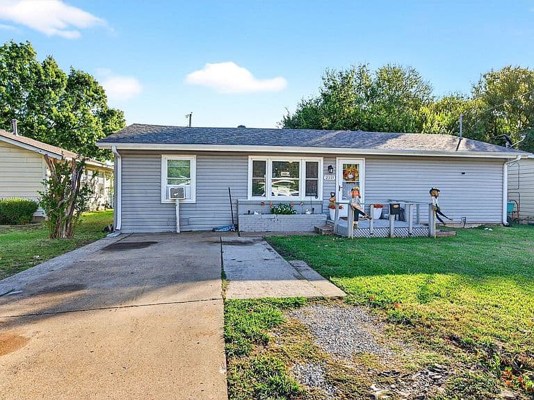 Listing photo 4