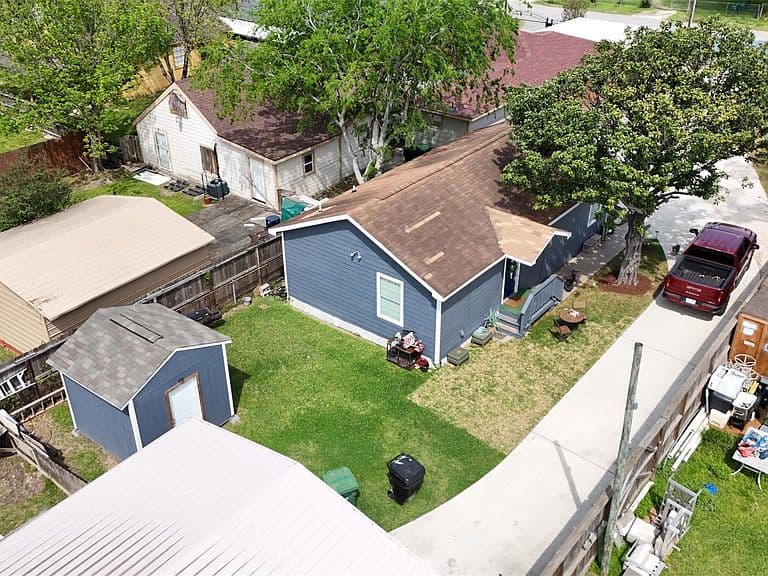 Listing photo 5