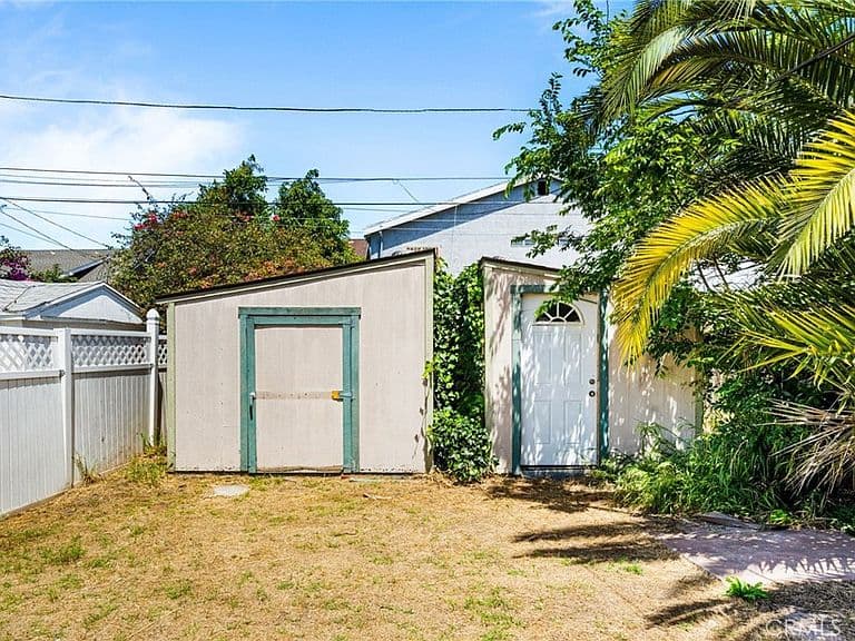 Listing photo 4