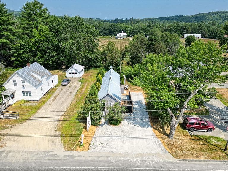 Listing photo 2