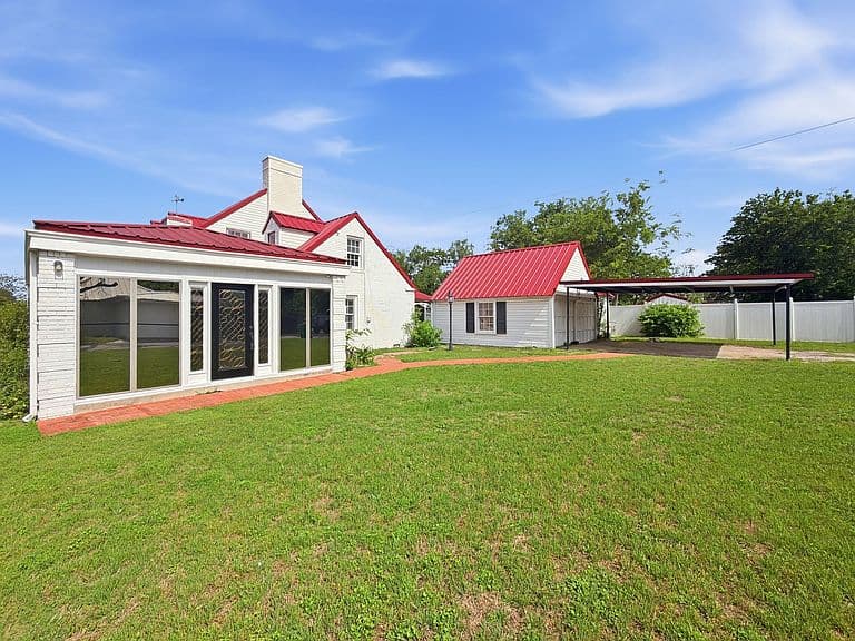 Listing photo 3