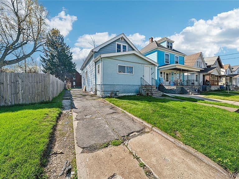 Listing photo 4